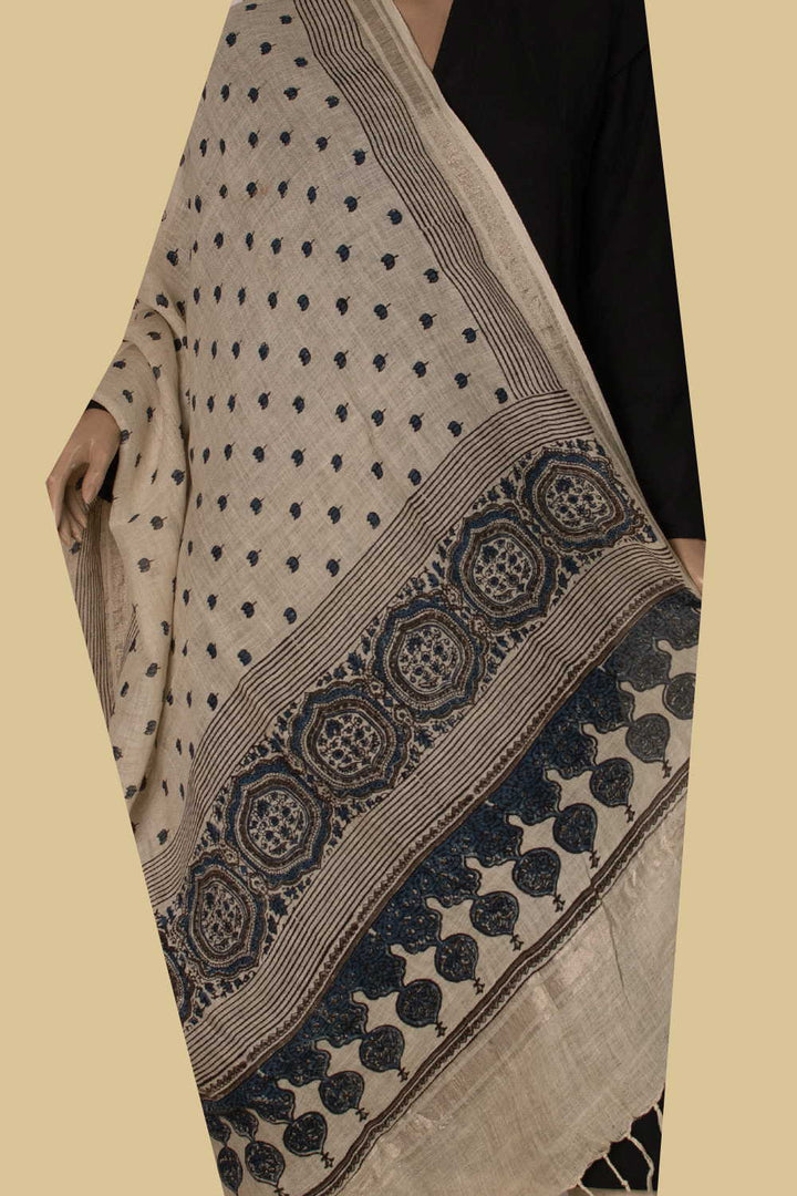 Ajrak Dupatta - Matkatus 