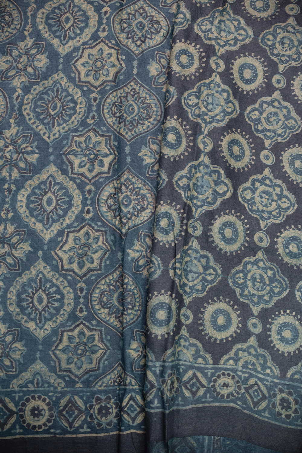 Ajrak Sarees - Matkatus