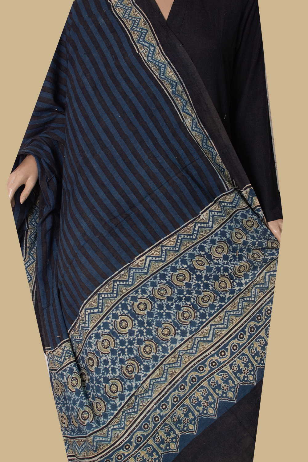 Ajrak Dupatta - Matkatus 