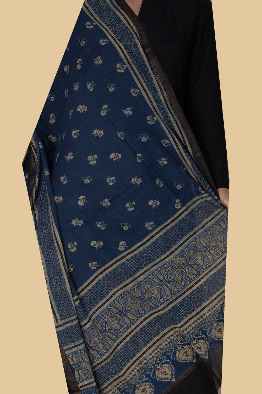 Ajrak Cotton Dupatta - Matkatus 