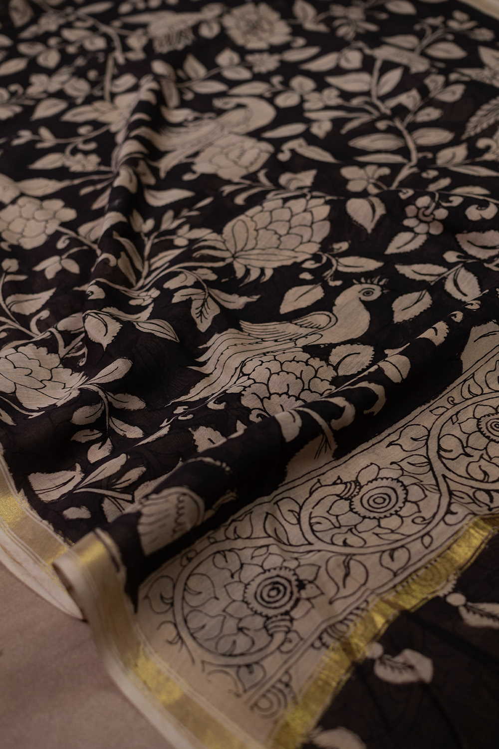 Hand Painted Dupatta - Matkatus