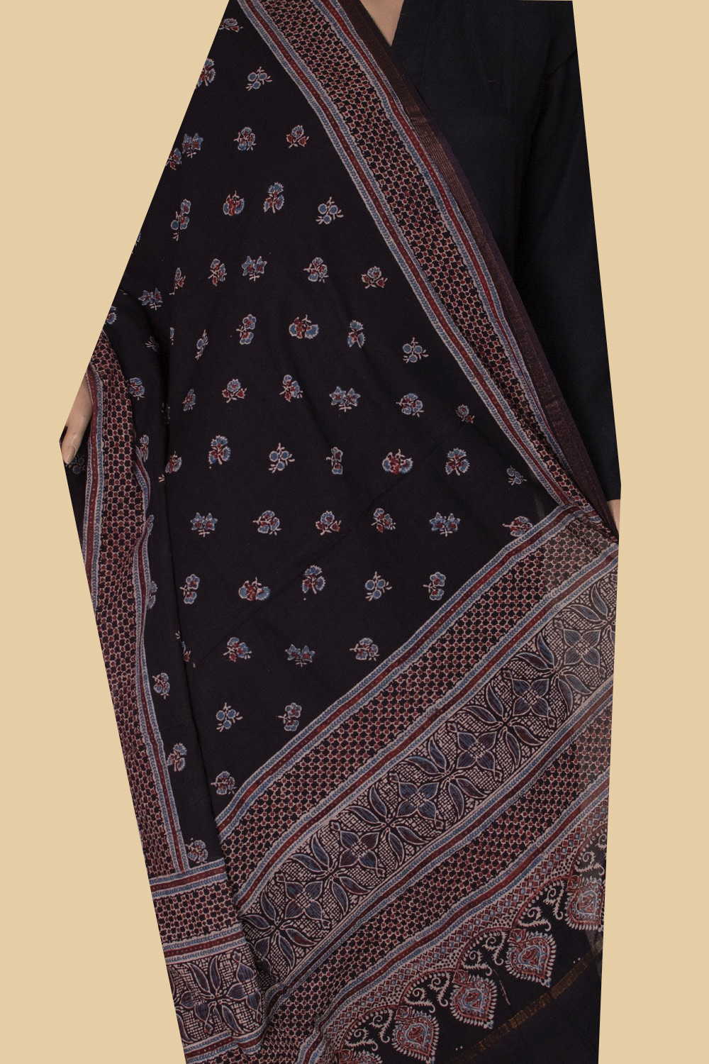 Ajrak Cotton Dupatta - Matkatus 