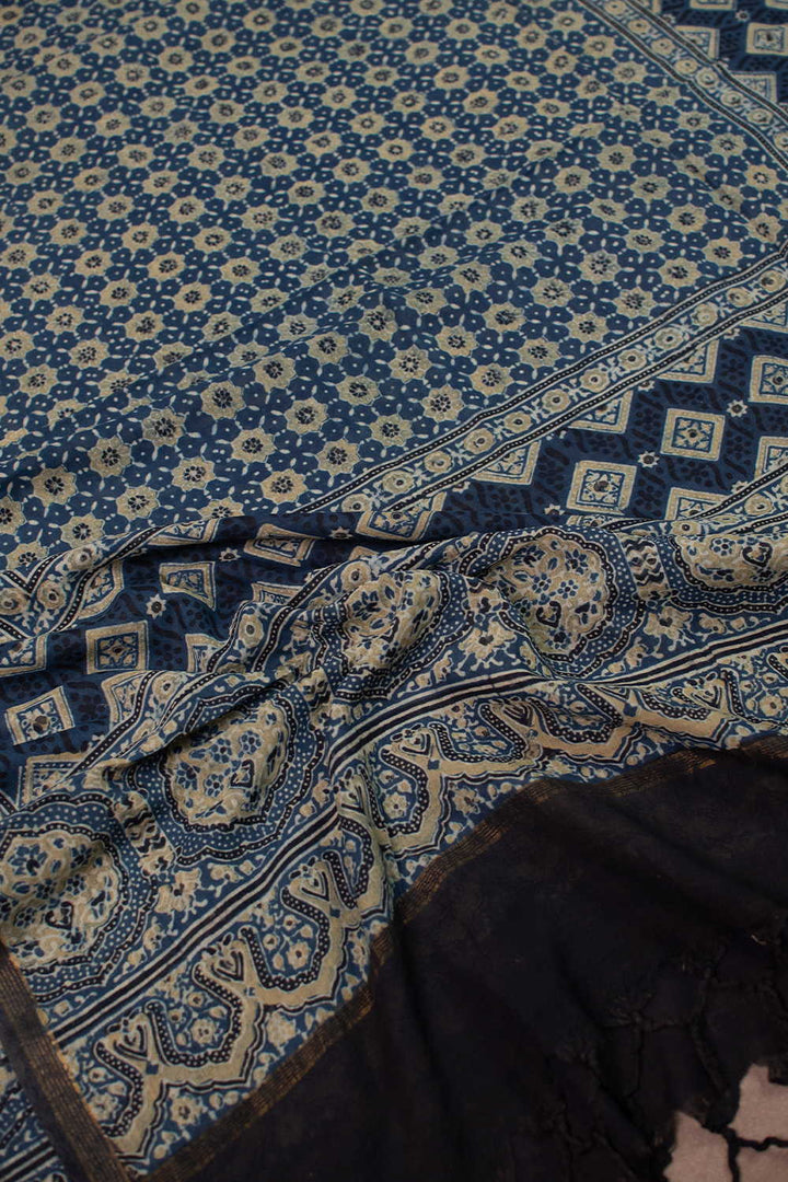 Block Printed Dupatta - Matkatus