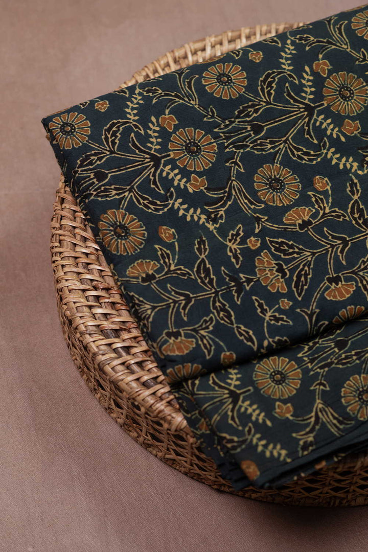 Ajrak Fabric - Matkatus 