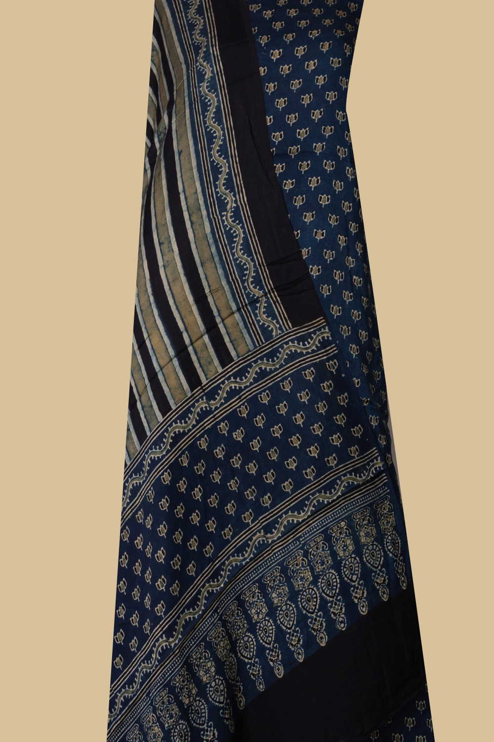 Unstitched Suits - Matkatus 