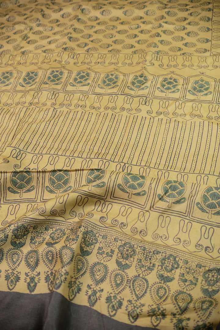 Sarees - Matkatus