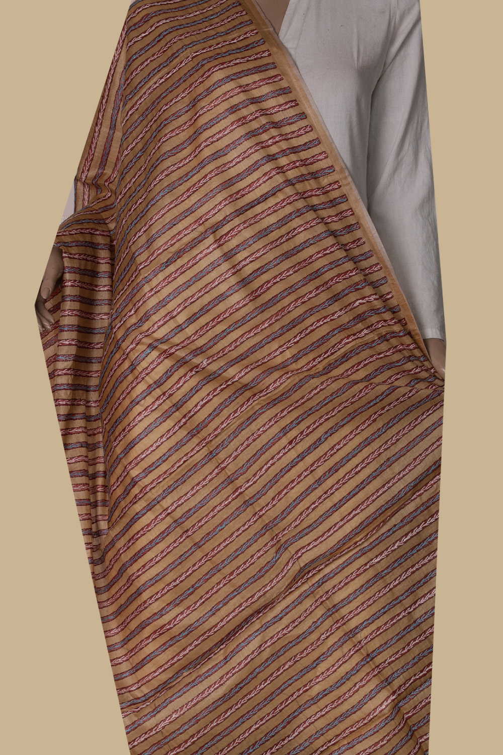 Kantha Silk Dupatta - Matkatus 