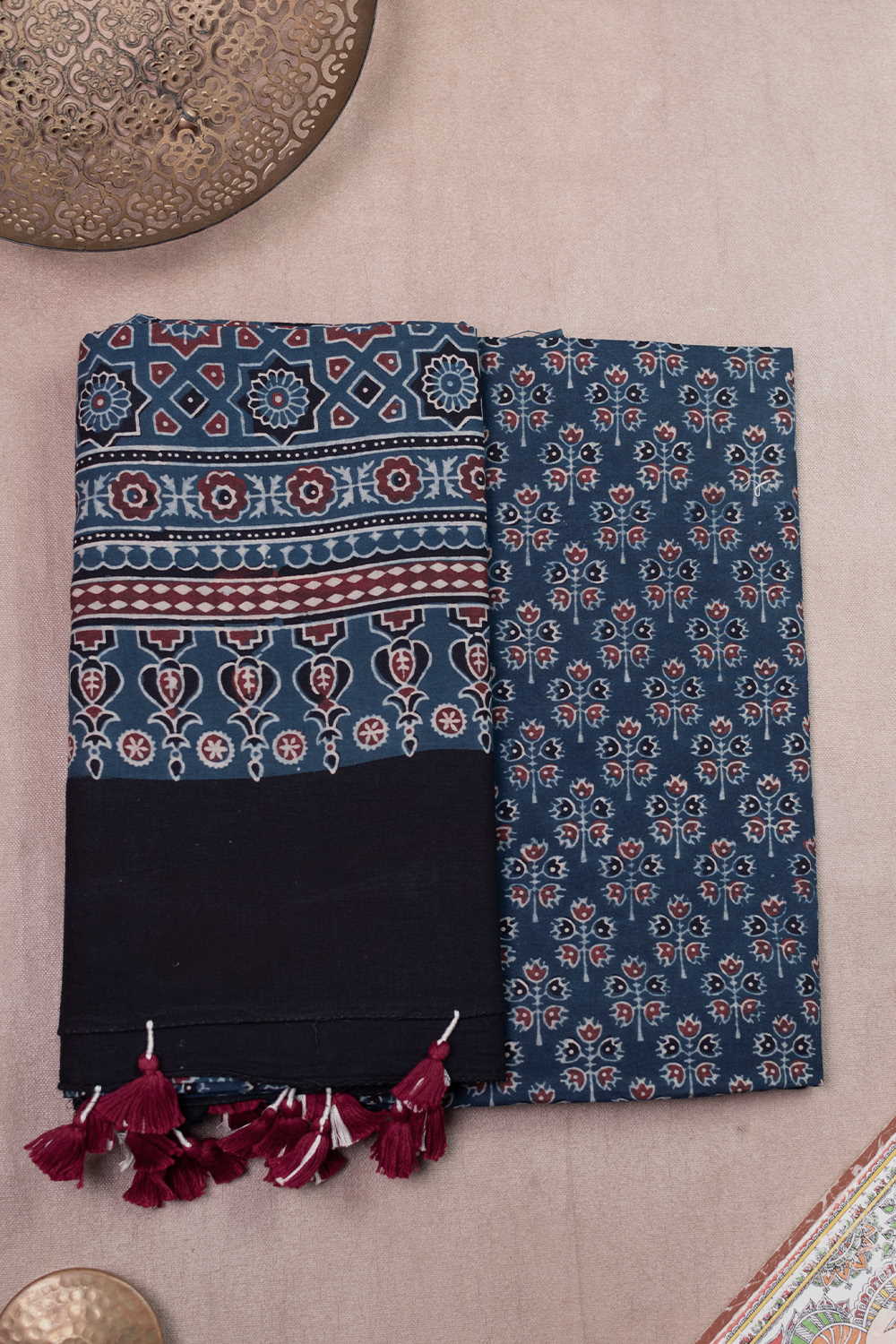 Ajrak Suits-Matkatus 