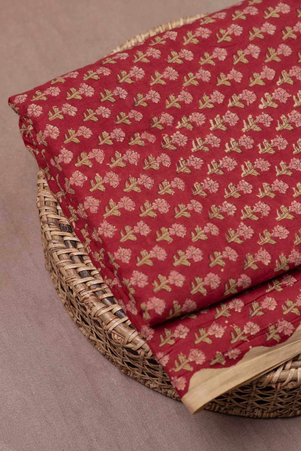 Marusthali Indian Hand-Block Gedrukt Jaipuri Print Tropische Paisley Bloemen Etnische Sanganer Kurti Print Katoen Gedrukt Stof door The Yard Marusthali Indian Hand-Block Gedrukt Jaipuri Print Tropische Paisley Bloemen Etnische Sanganer Kurti Print Katoen Gedrukt Stof door The Yard
