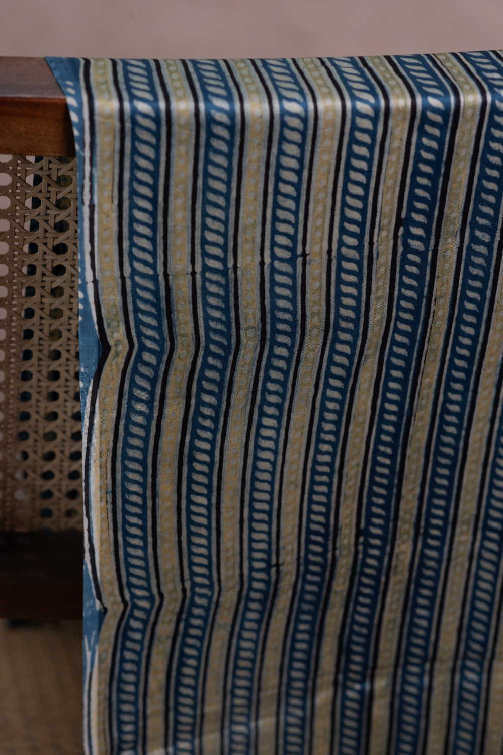 Silk Fabrics - Matkatus 