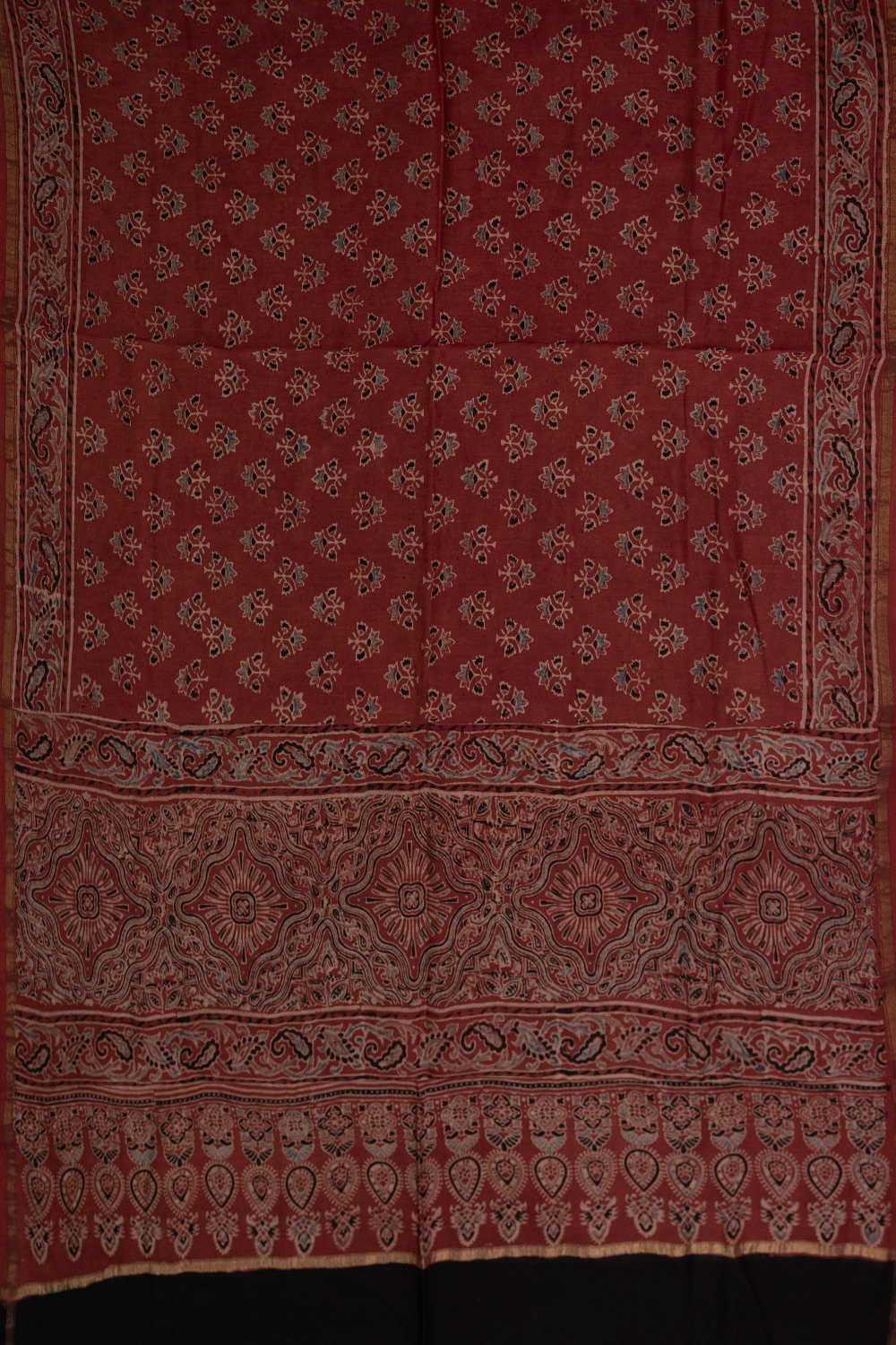 Unstitched Suits - Matkatu 