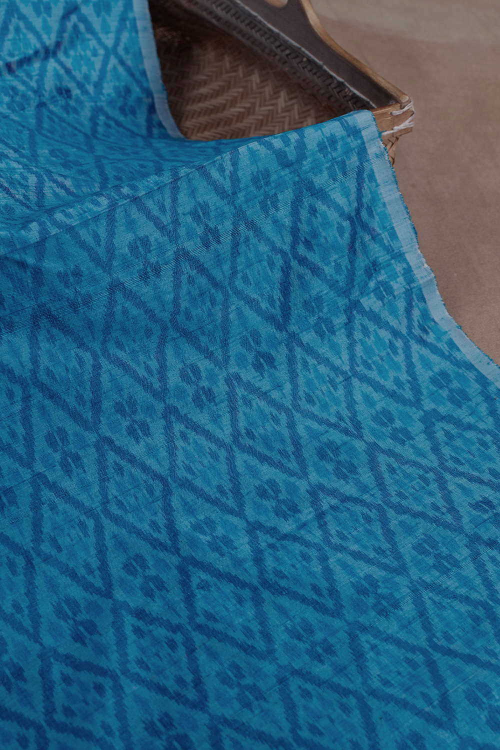 Silk Fabric-Matkatus 