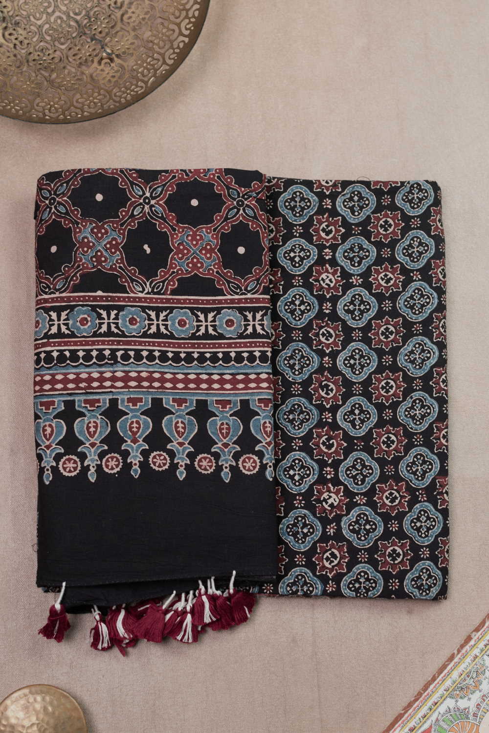 Ajrak Suits-Matkatus 