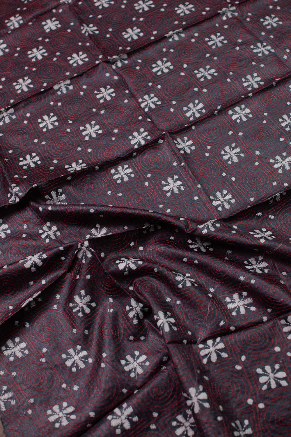 Embroidered Blouse - Matkatus 