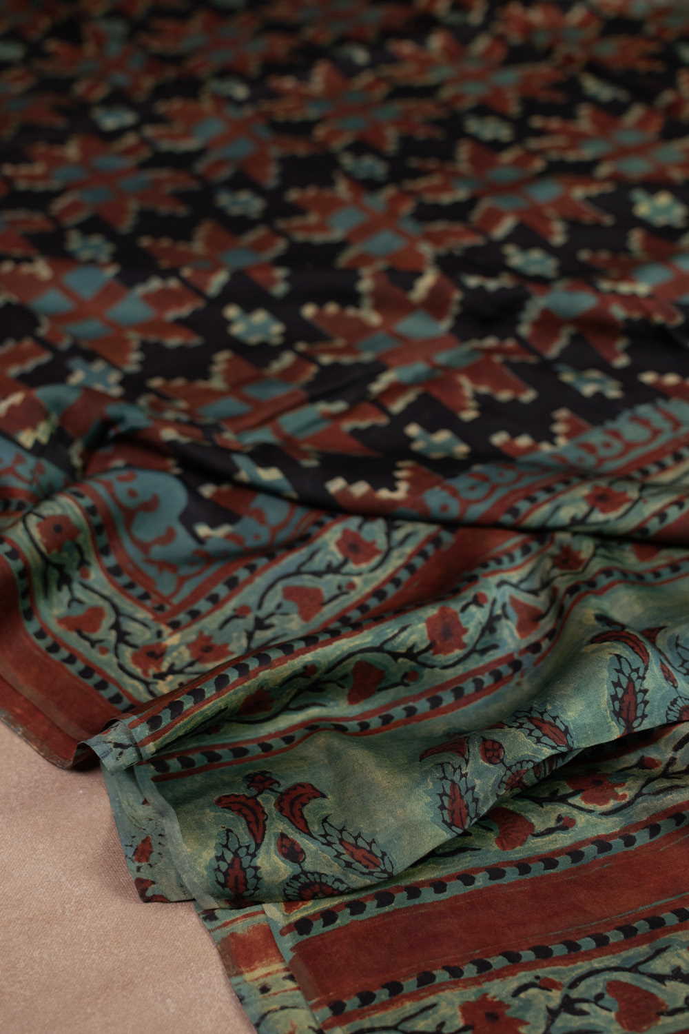 Silk Dupattas - Matkatus 