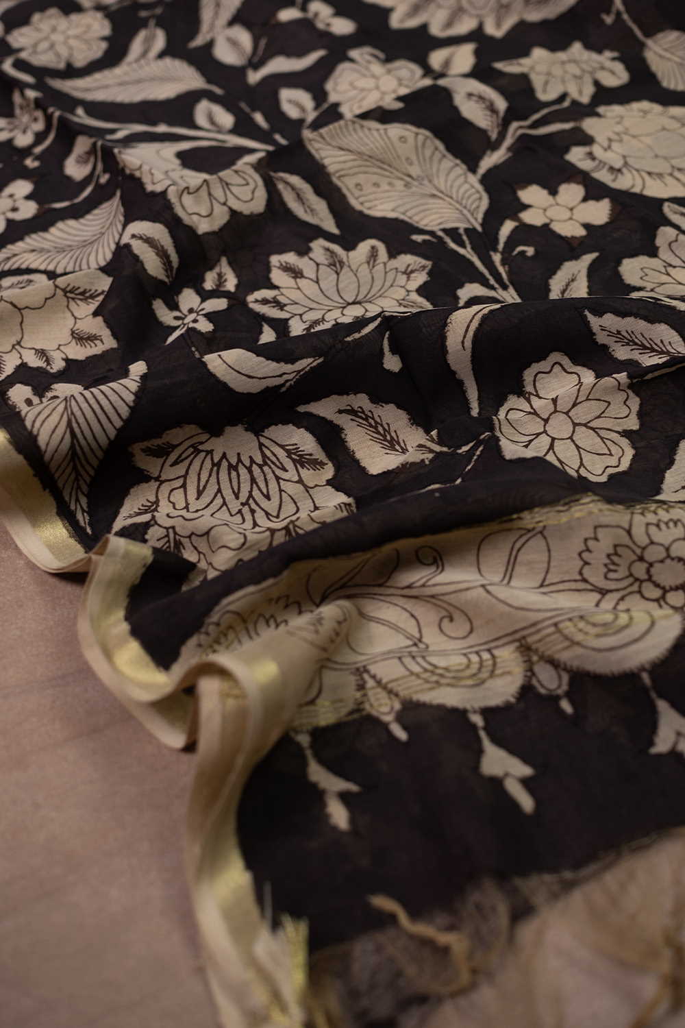 Hand Painted Dupatta - Matkatus