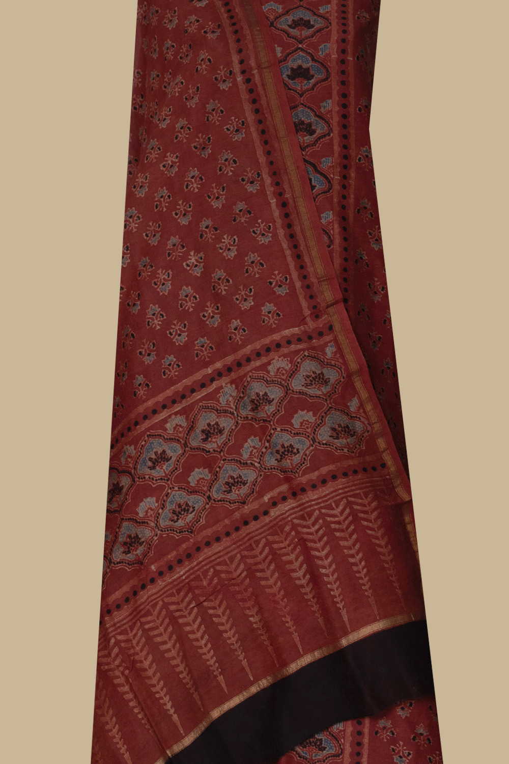 Unstitched Suits - Matkatu 
