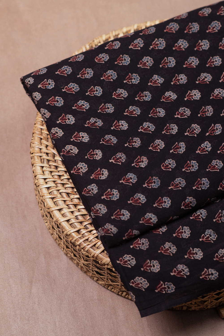 Ajrak fabrics - Matkatus