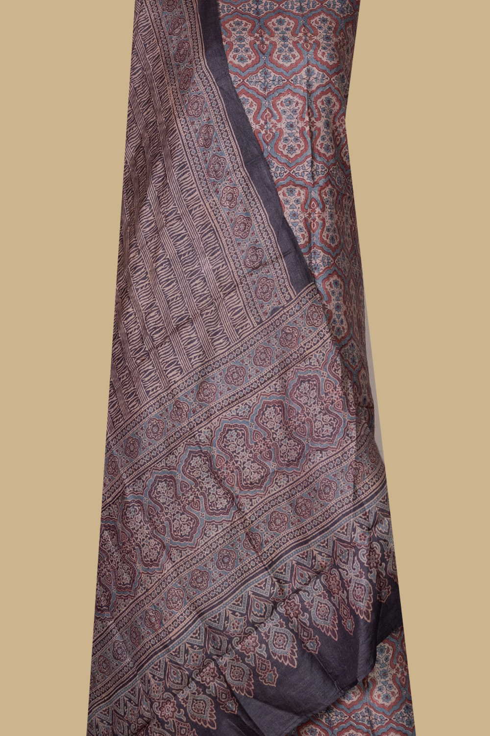 Top & Dupattas - Matkatus