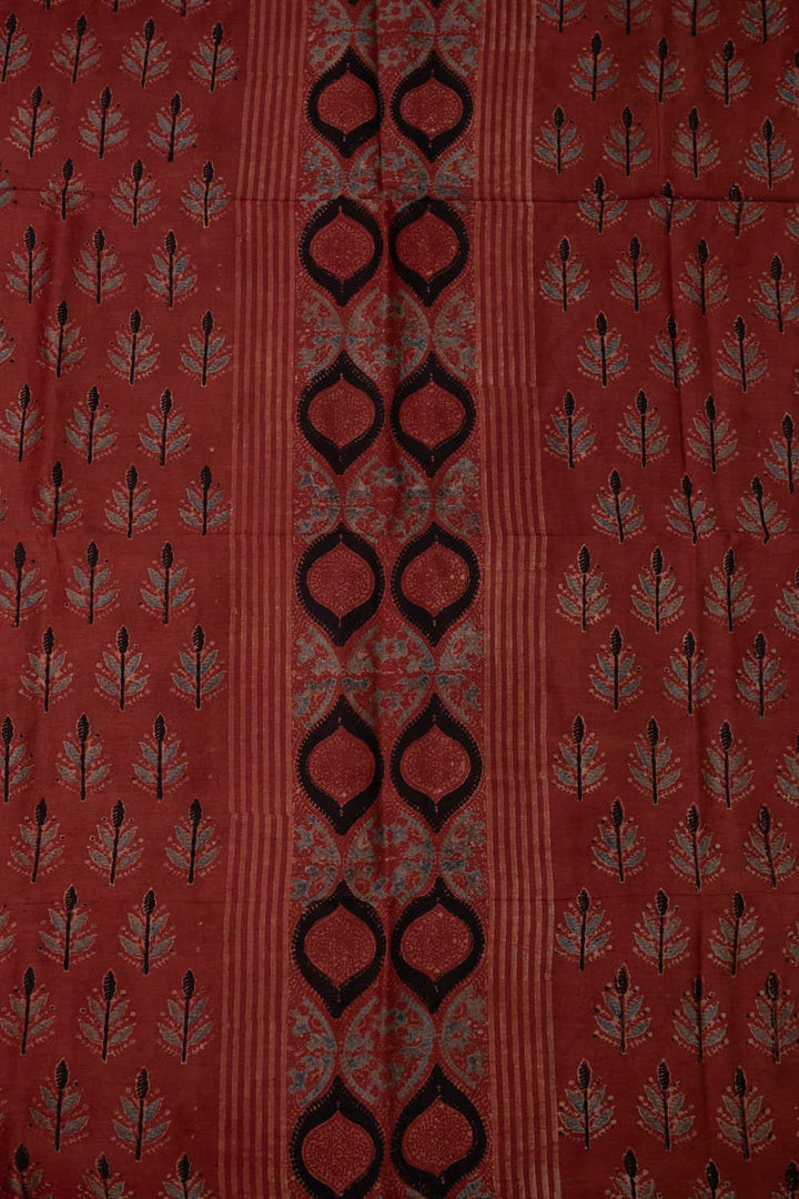 Unstitched Suits - Matkatu 