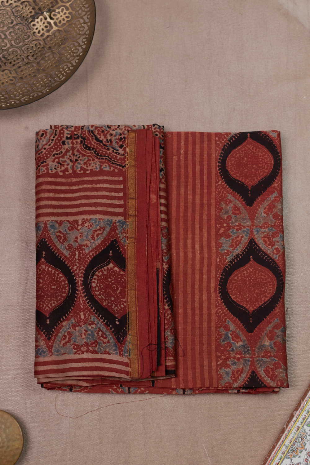 Unstitched Suits - Matkatu 