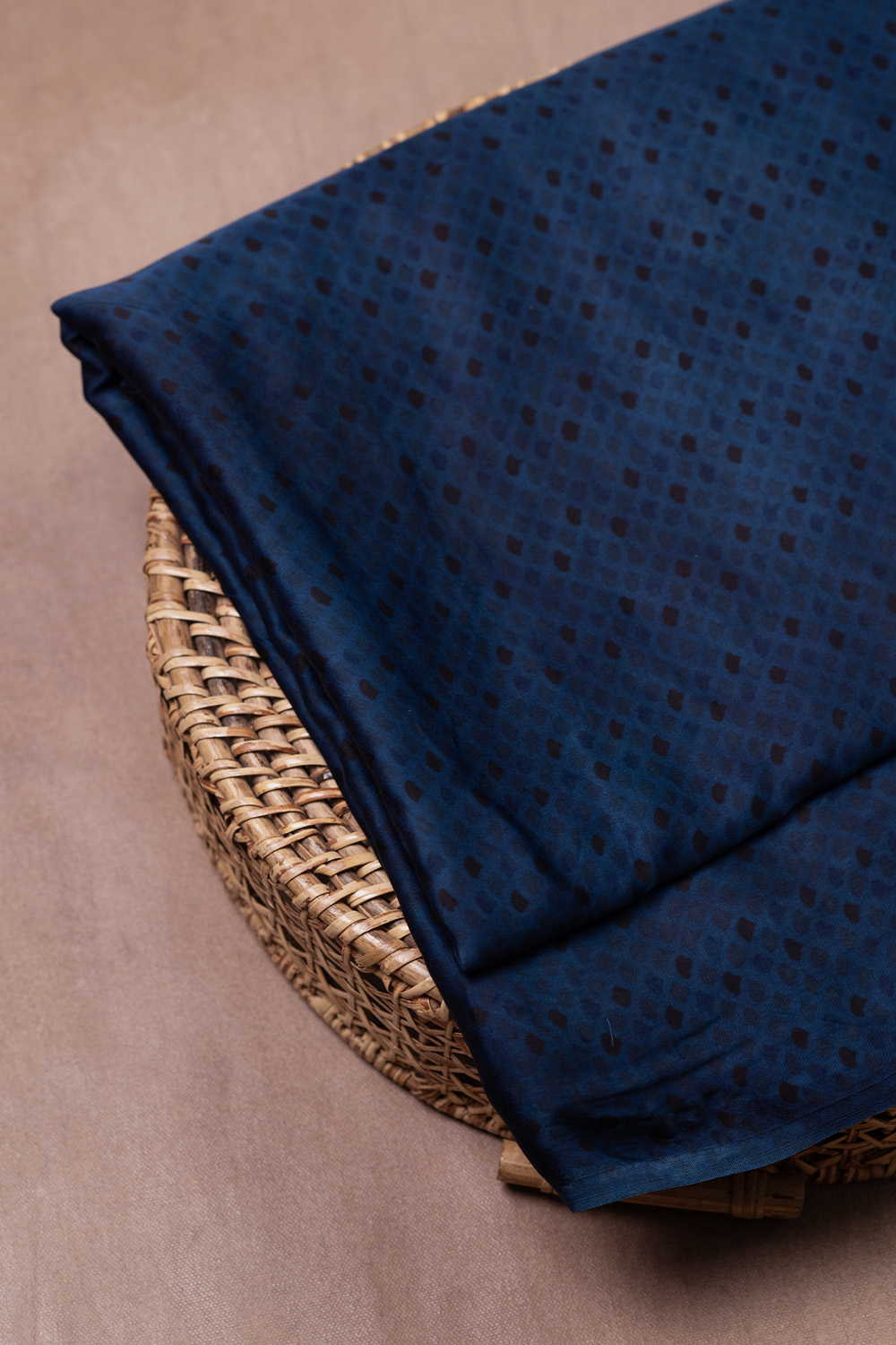 Silk Fabrics - Matkatus 