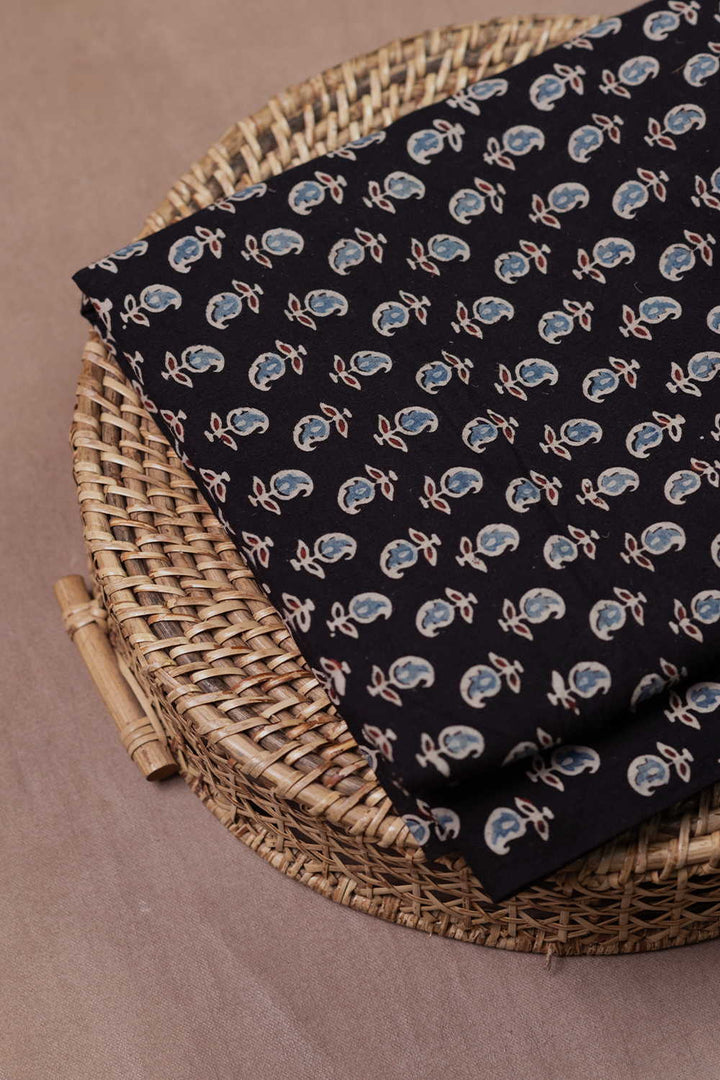 Ajrak Fabric - Matkatus