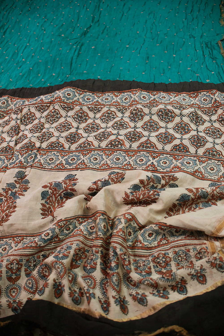 Ajrak Saree - Matkatus