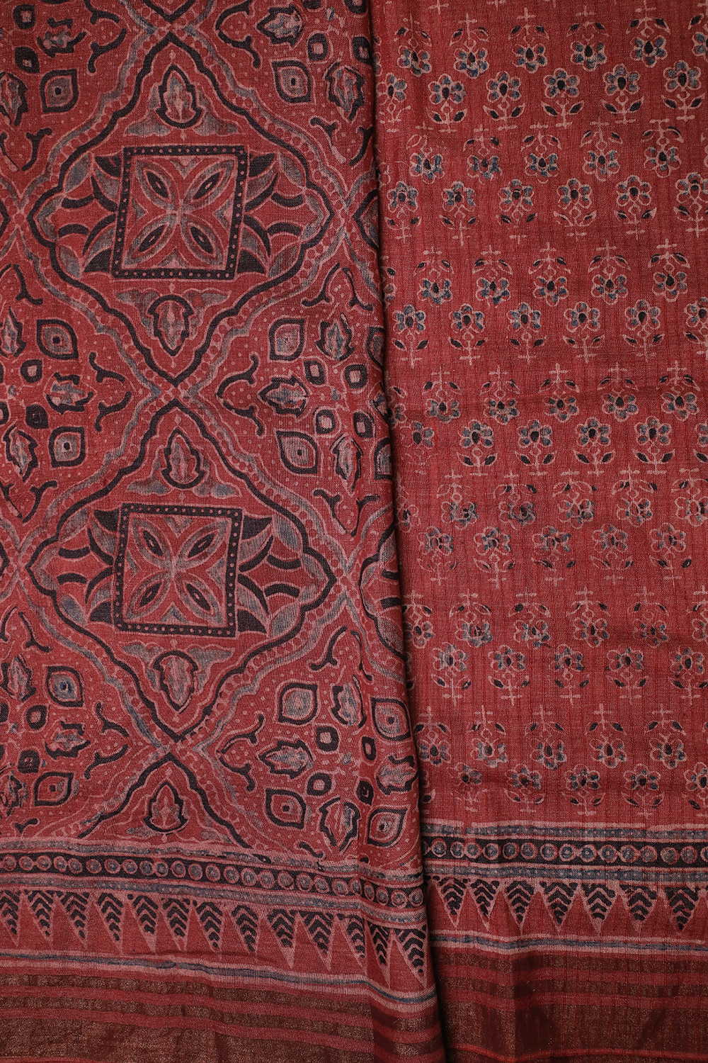 Ajrak Tussar Saree - Matkatus 