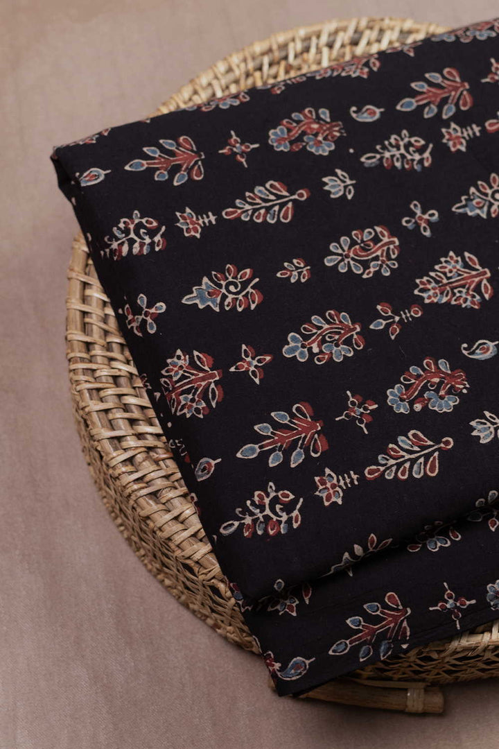 Ajrak Fabrics - Matkatus 
