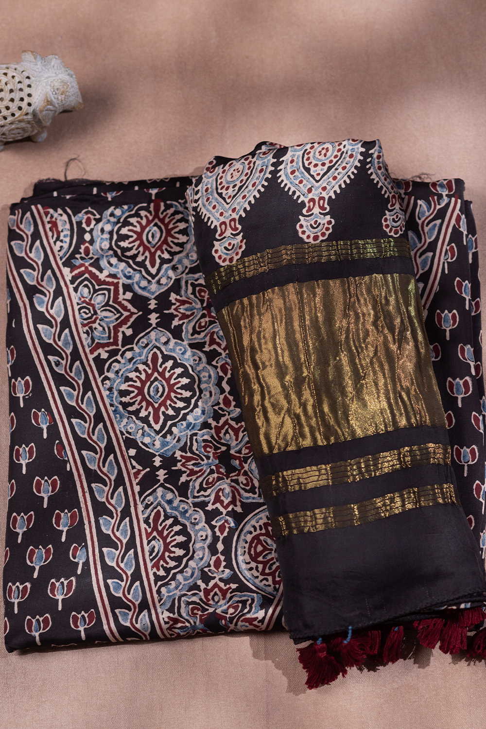 Ajrak Suits - Matkatus 