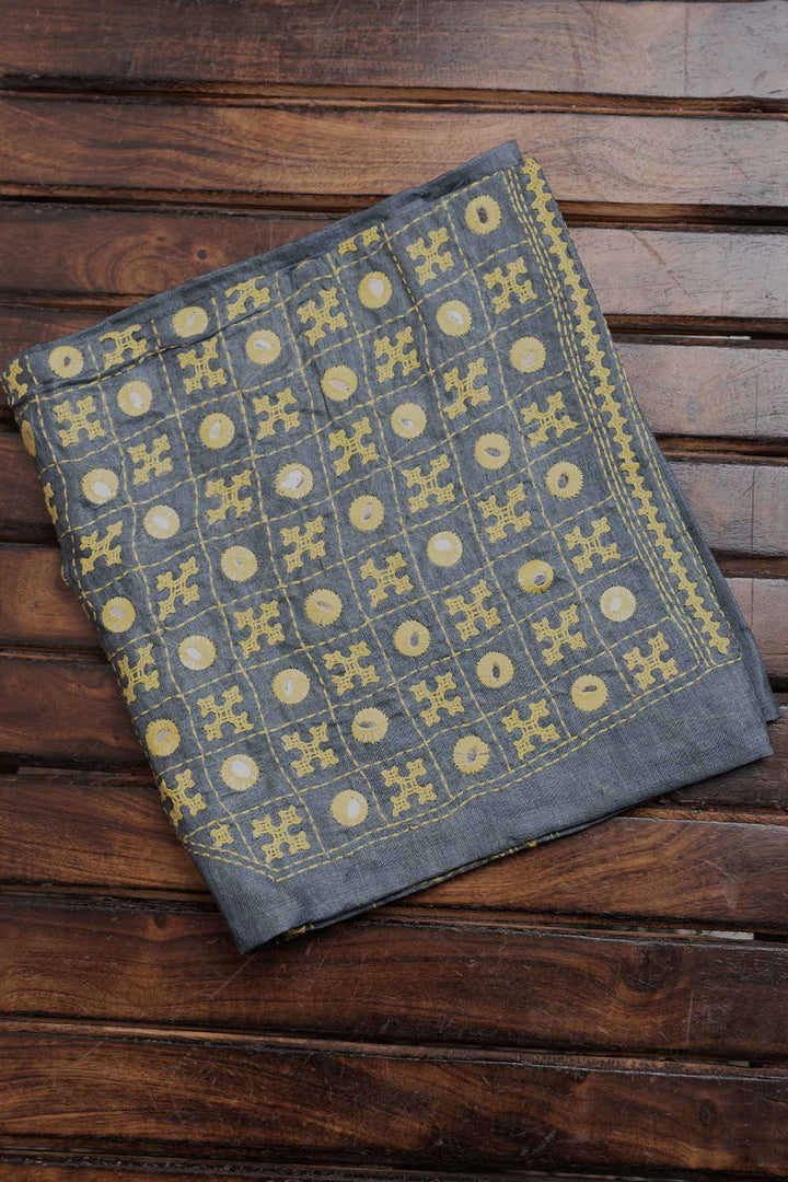 Embroidered Blouse - Matkatus 