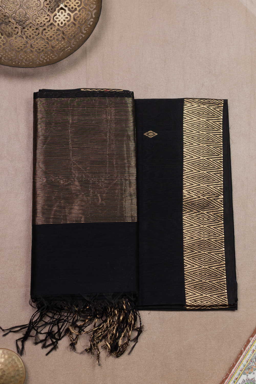 Top and Dupatta - Matkatus