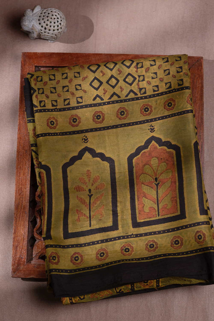 Ajrak Saree - Matkatus 