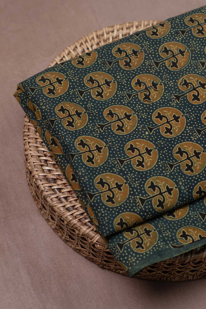Ajrak Fabric - Matkatus 