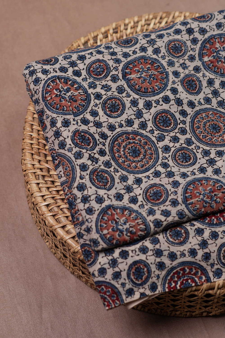 Ajrak fabrics - Matkatus