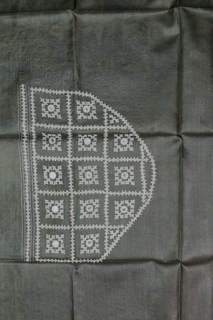 Embroidered Blouse - Matkatus 