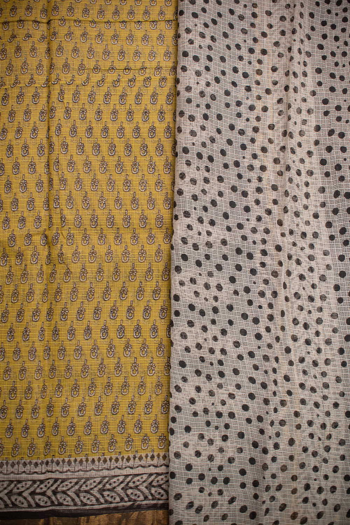 Sarees - Matkatus 