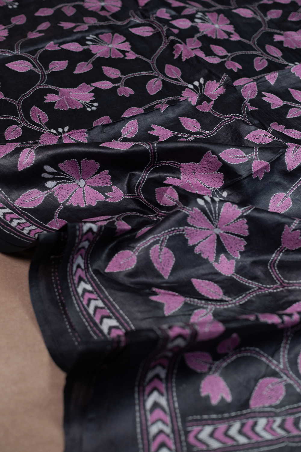Embroidered Dupatta - Matkatus 