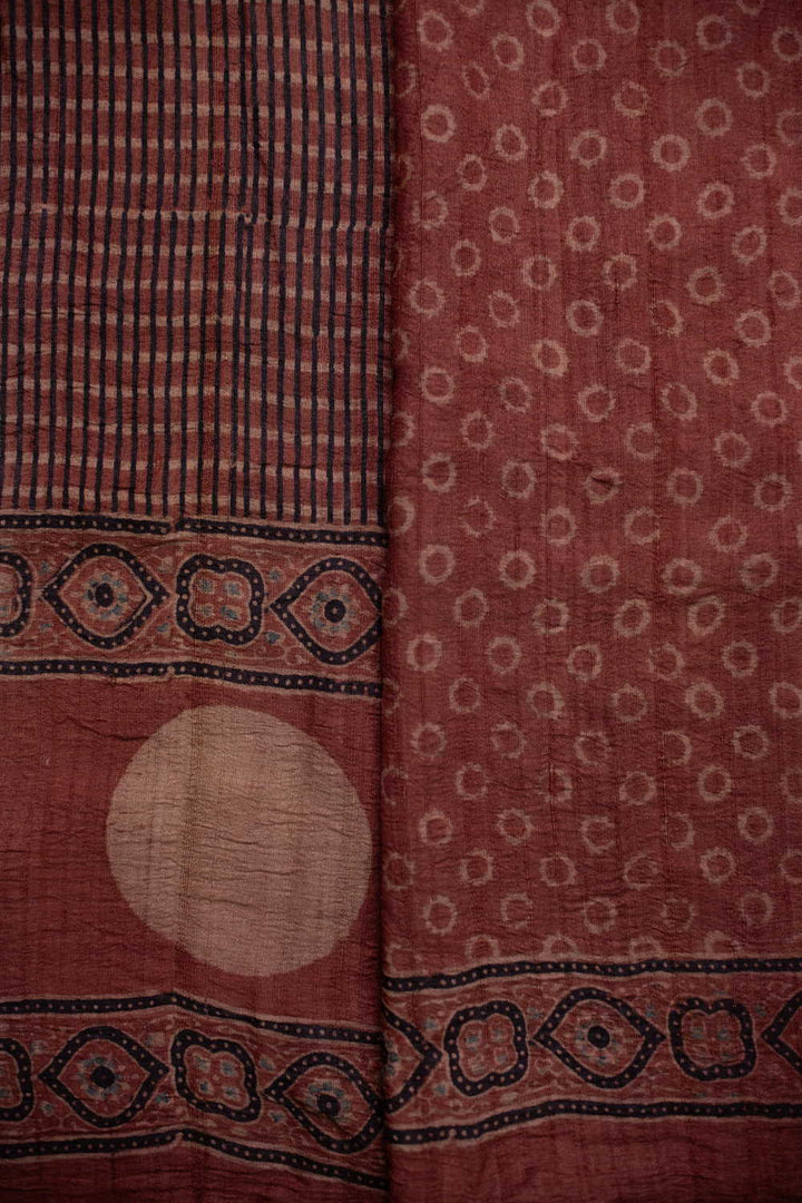 Ajrak Tussar Saree - Matkatus 