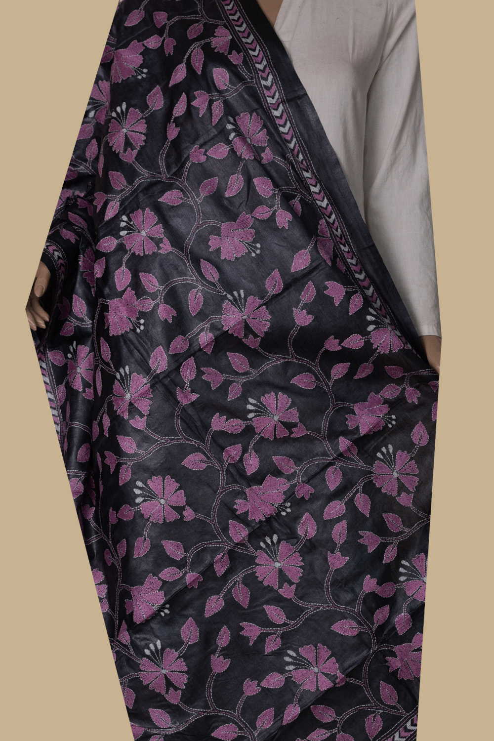 Kantha Silk Dupatta - Matkatus 