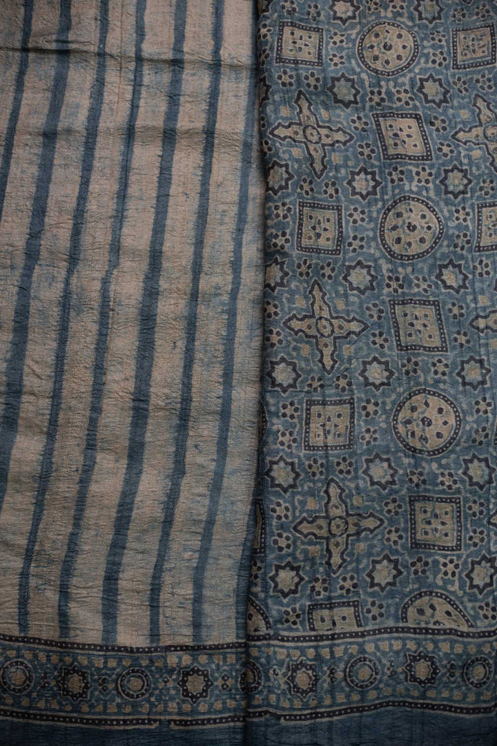 Ajrak Tussar Saree - Matkatus 