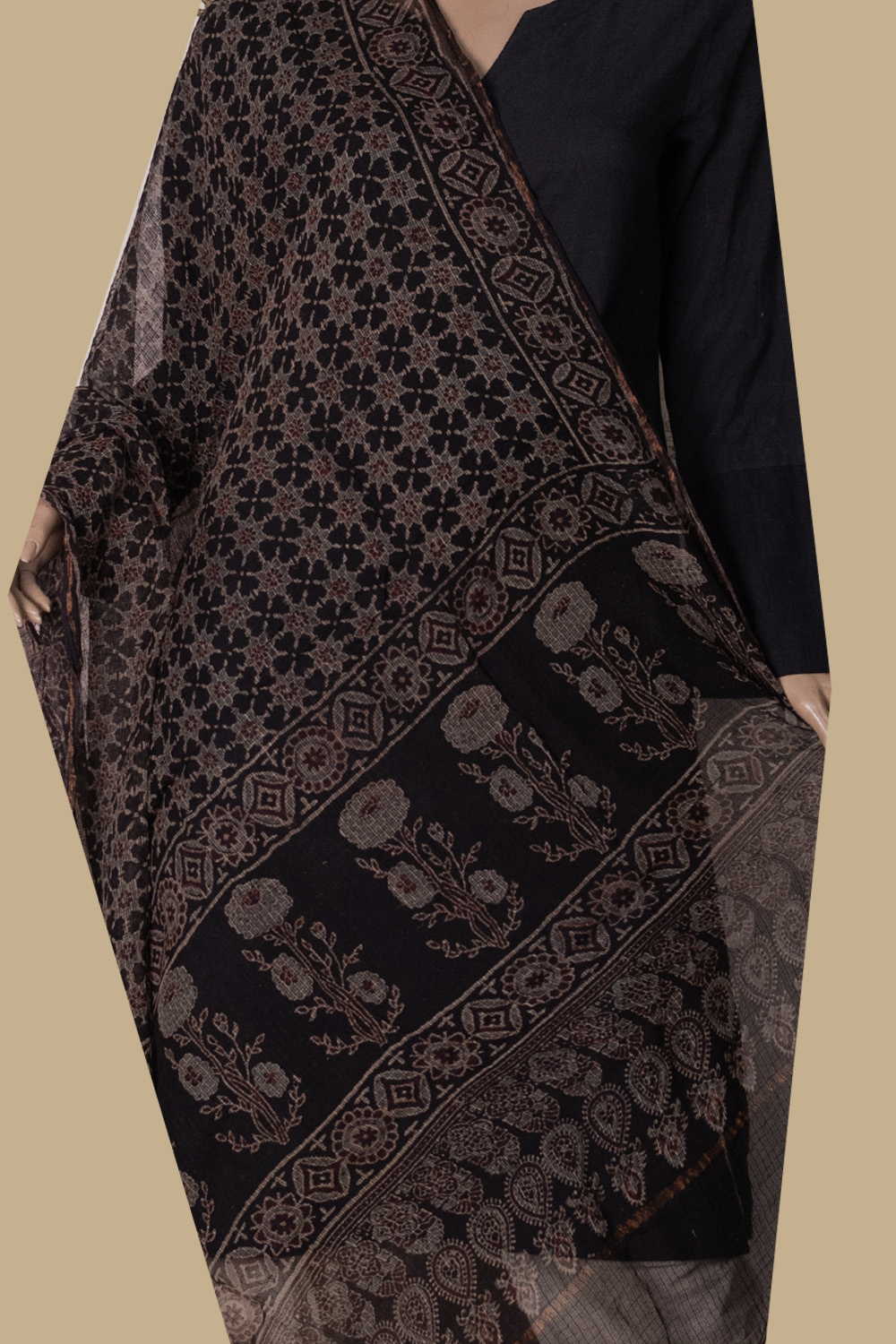Ajrak Dupatta - Matkatus