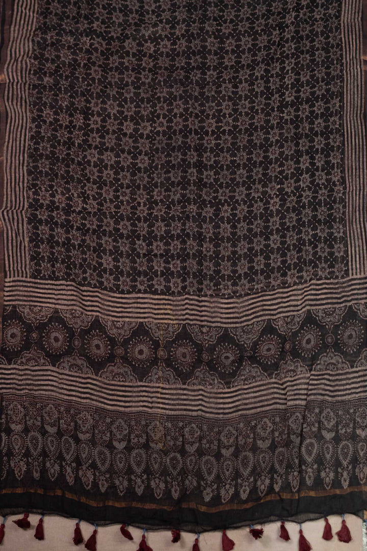 Ajrak Print Dupatta - Matkatus 