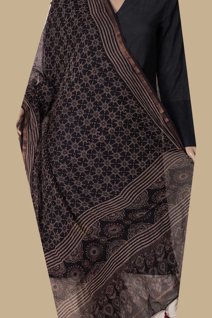 Ajrak Dupatta - Matkatus