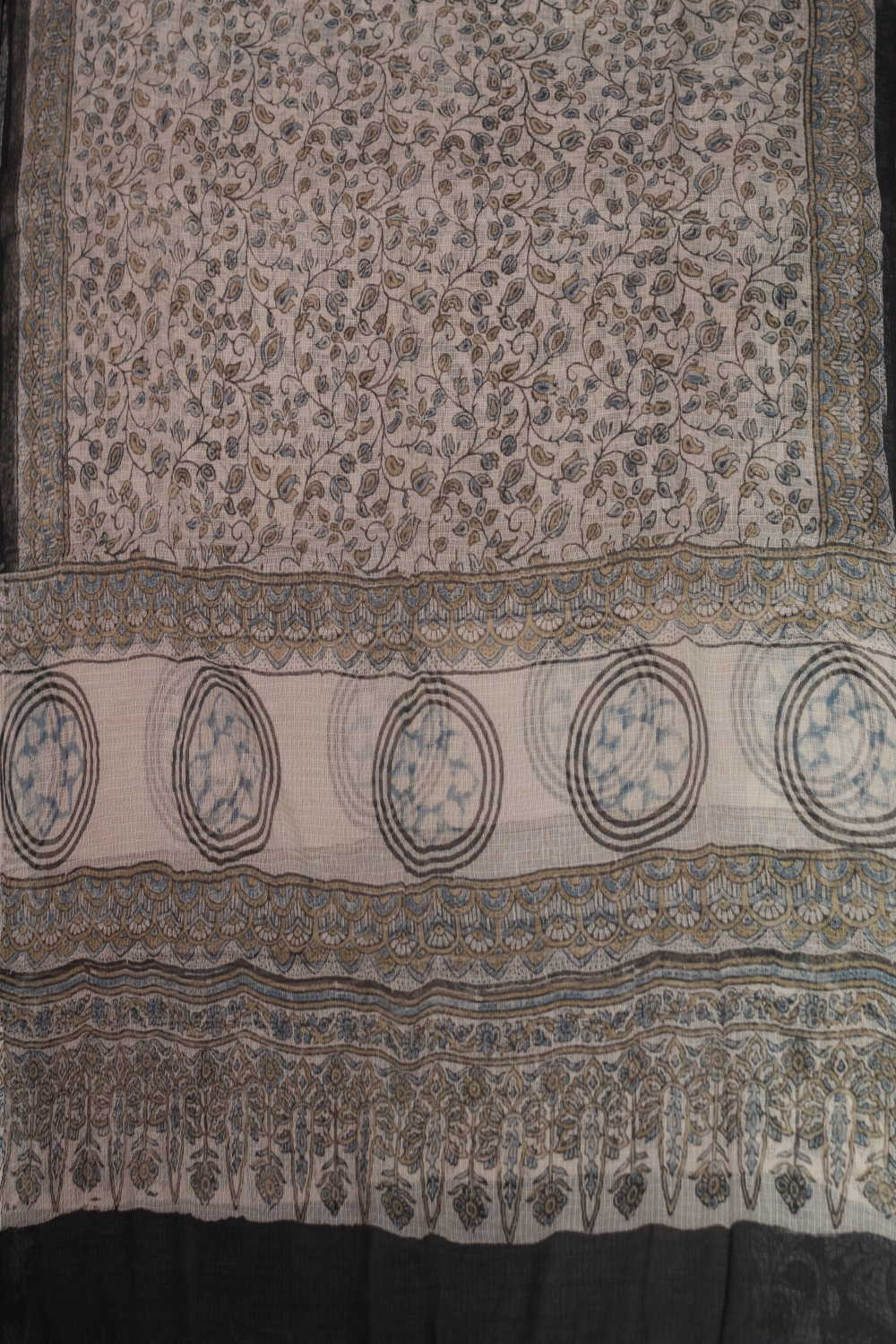 Ajrak Print Dupatta - Matkatus 