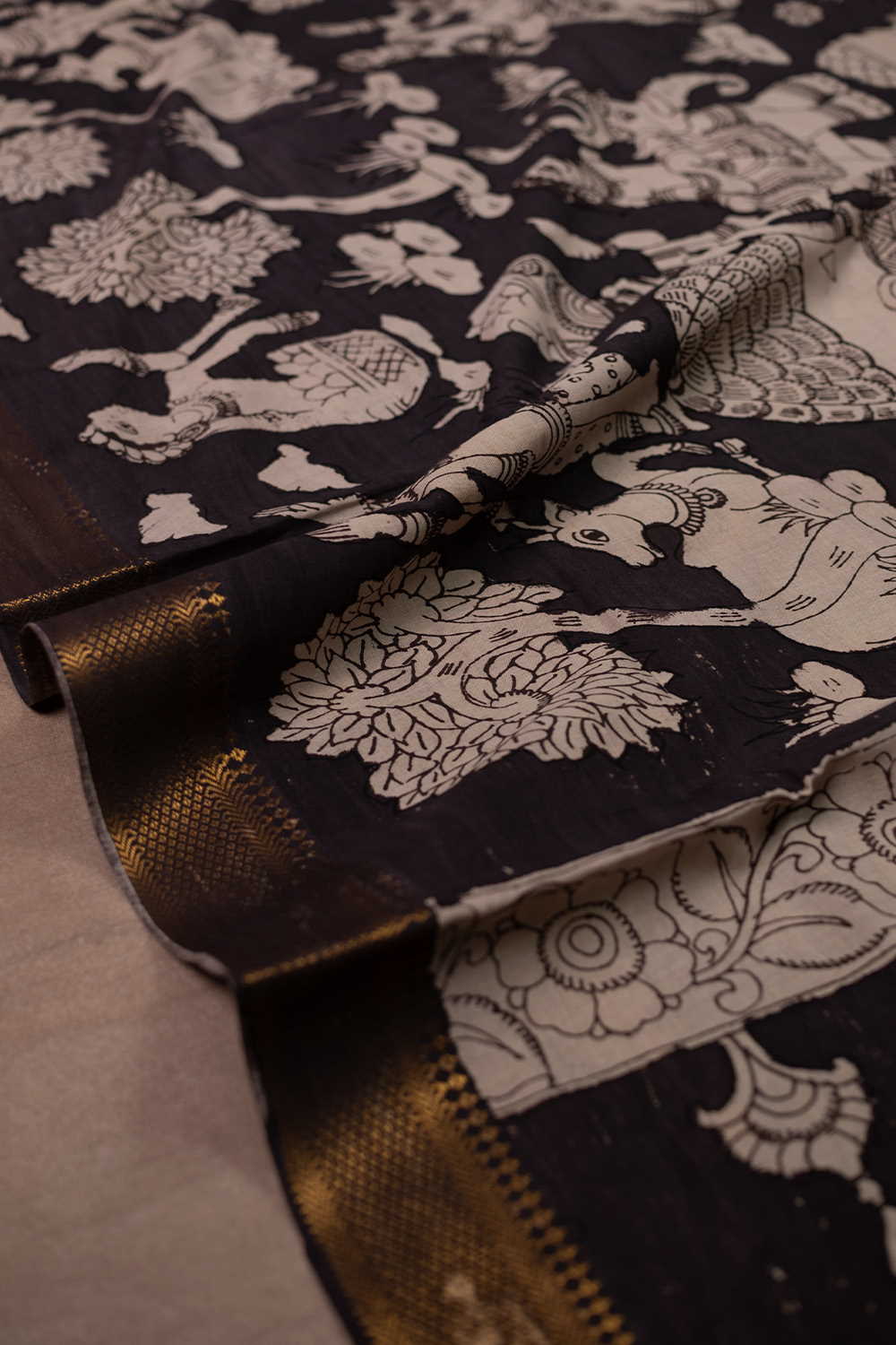 Hand Painted Dupatta - Matkatus