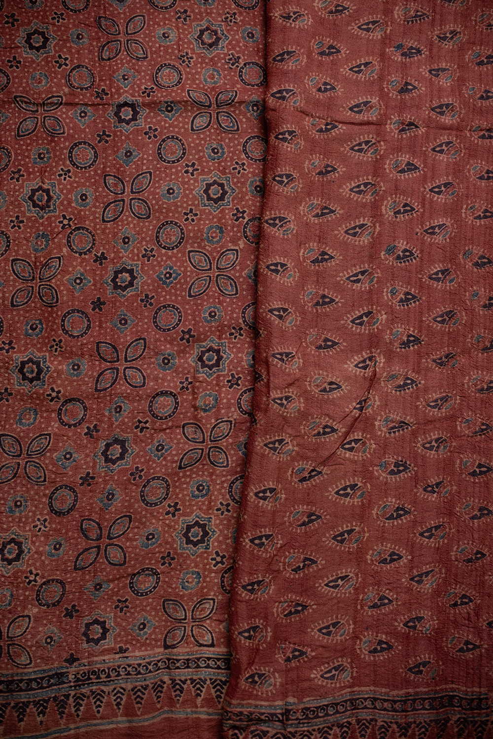 Ajrak Tussar Saree - Matkatus 