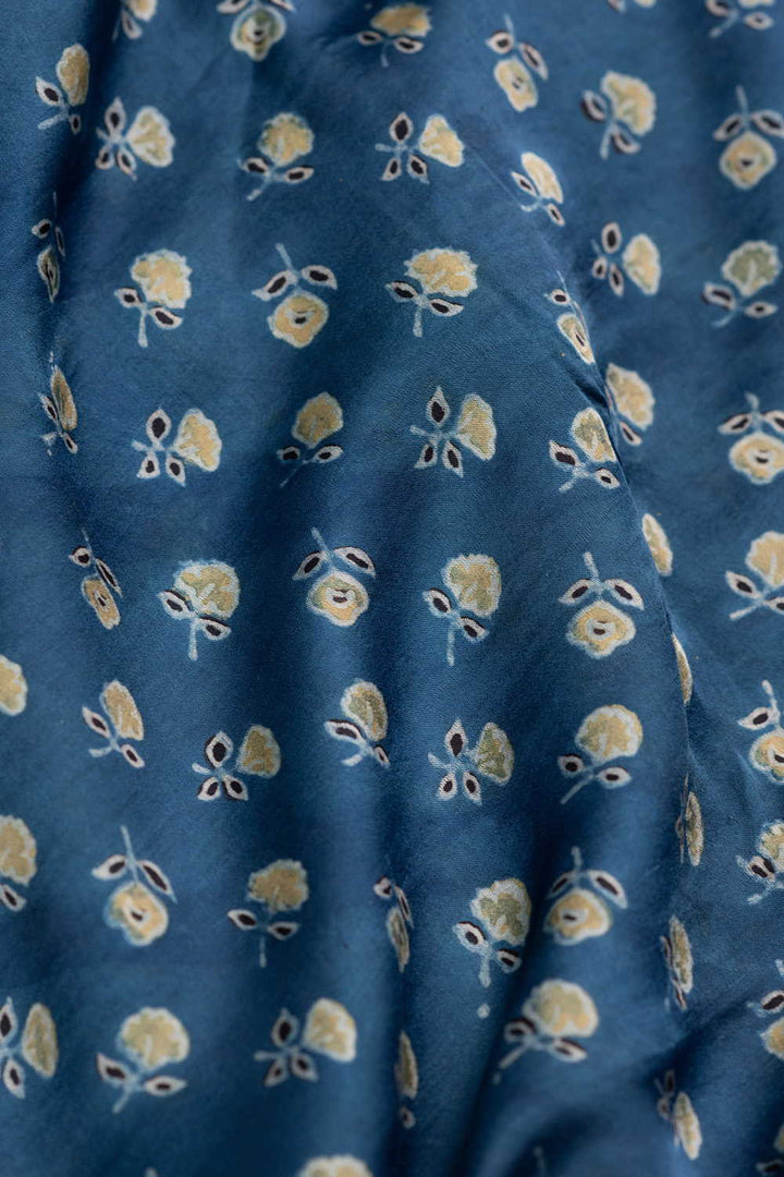 Silk Fabrics - Matkatus 