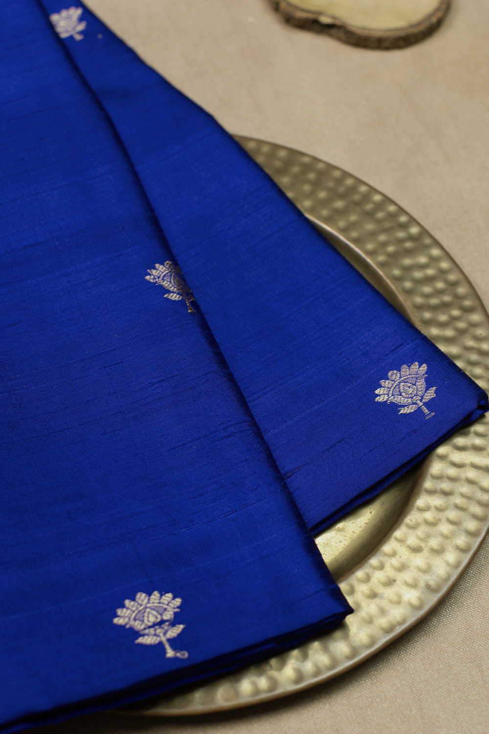 Silk Fabric - Matkatus 